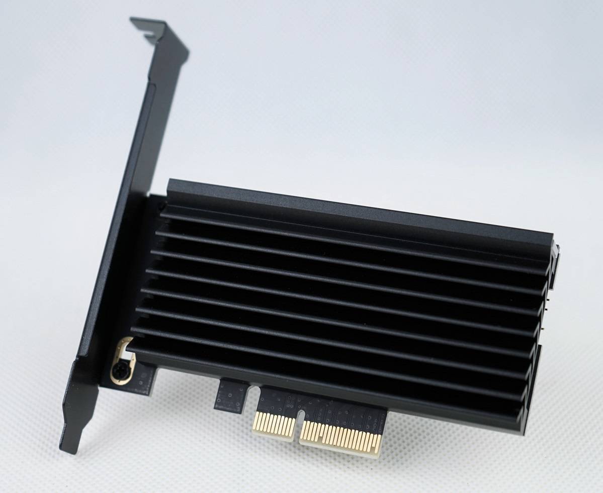 銀欣SilverStone ECM24-ARGB PCIe x4 SSD轉接卡